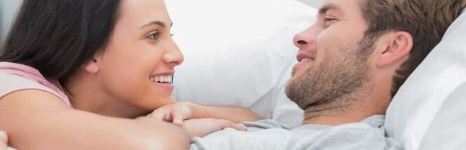 Aktywny seksualnie mężczyzna z kobietą